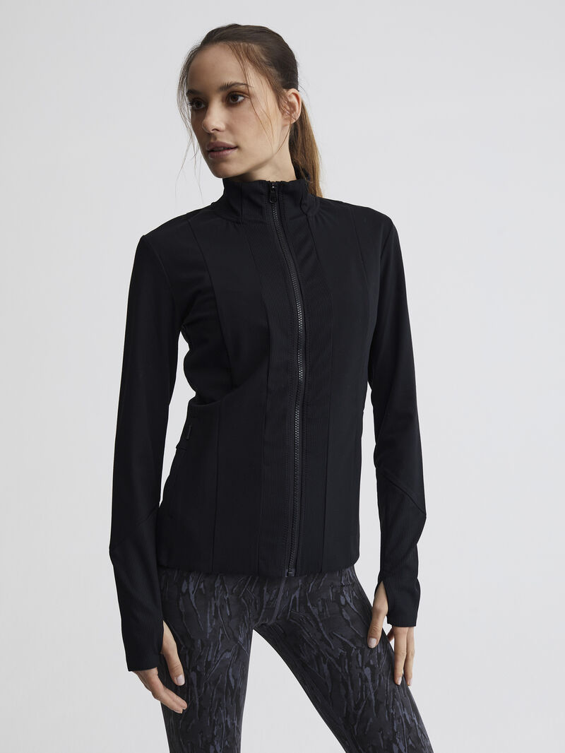 Woman Wears Varley Maywood Jacket image number 0